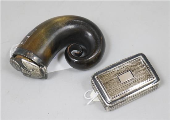 A Scottish curled horn snuff mull with silver mounted lid and a George III silver snuff box, 1807 3in.